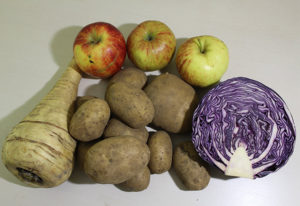 Groentepakket maart, appels, pastinaak, rode kool aardappelen